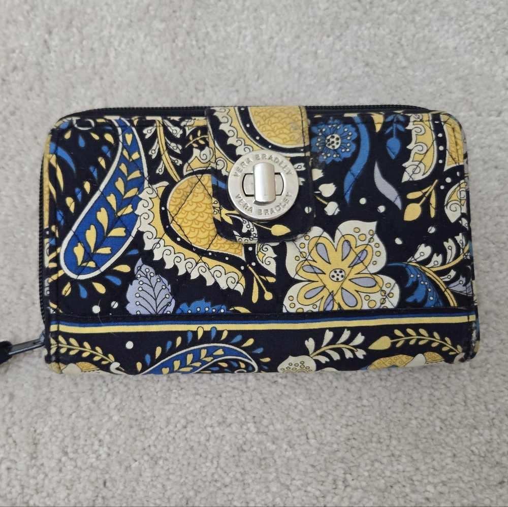Vera Bradley Ellie Blue RFID Turnlock Zip Around Wallet Retired 2009 Print